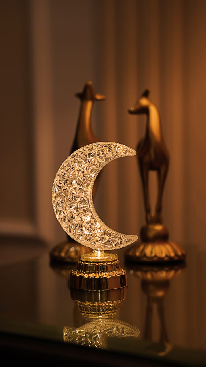 Celeste Crescent Lamp – 3-Mode Flicker Glow (6")