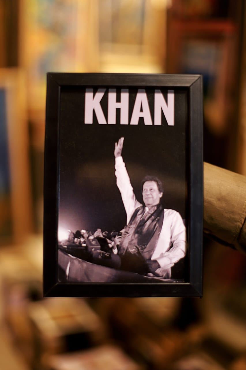 Imran Khan Wall Art – Revolutionary Portrait on Stage